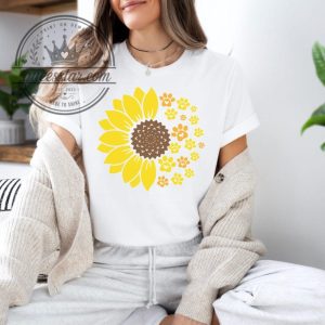 Sunflower Dog Paw Print Shirt Pet Lover Gift Tee queesstar.com 1